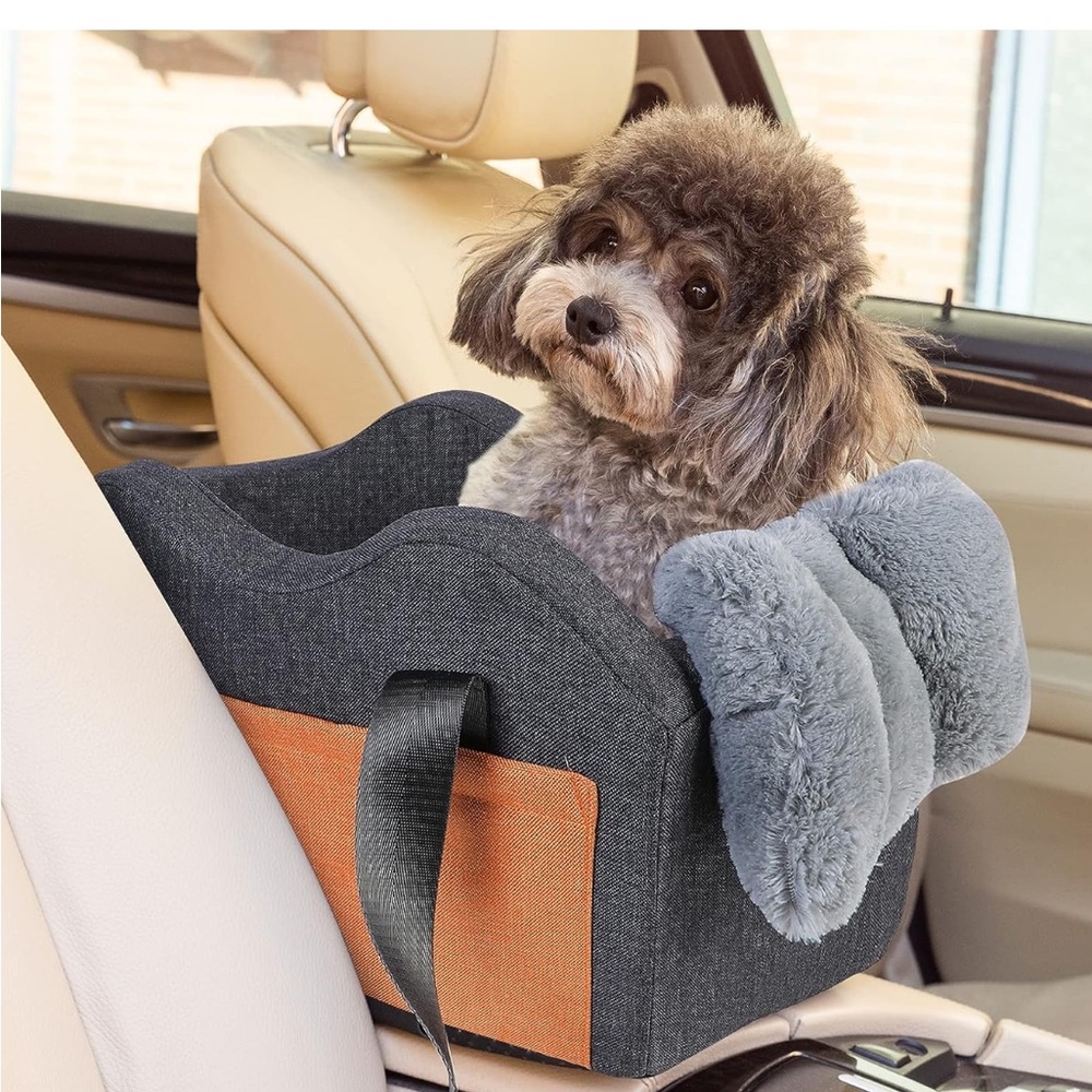 Matsofamic small dog/cat center console pet booster seat NWT